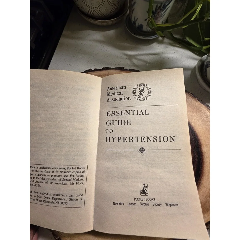Essential Guide To Hypertension - American Medical Association (Paperback, 1998)